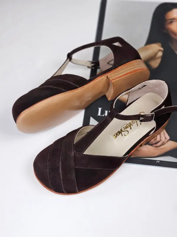 Barefoot Sugar Dark Chocolate Suede 2 cm heel