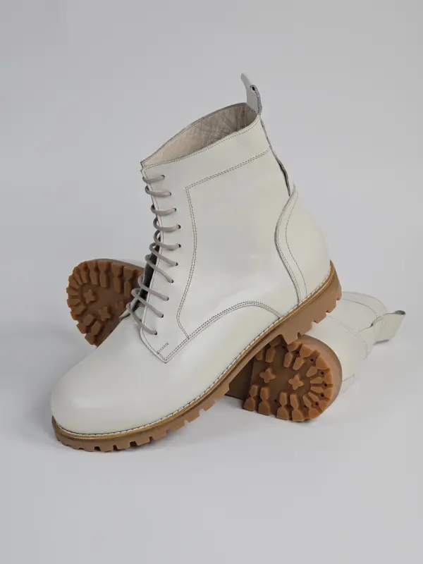 Harlem Boots Broken White Leather with Street sole