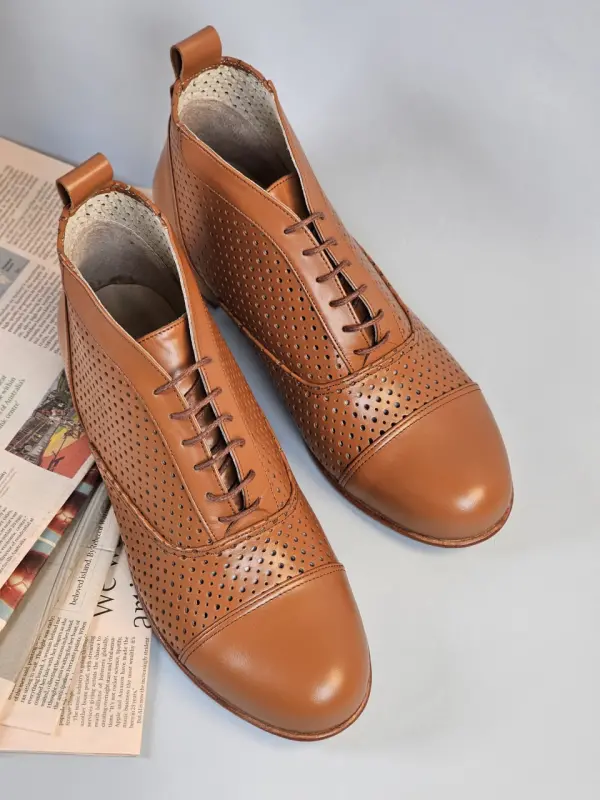 Smooth Boots Perforated Light Brown Leather 2 cm heel