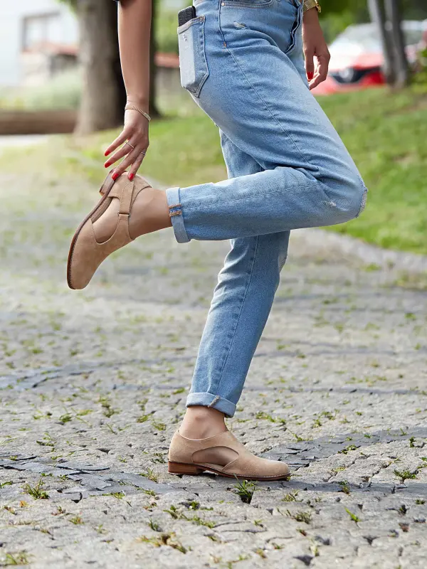Beige Suede 2 cm heel