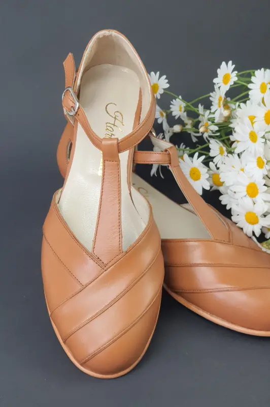 Light Brown Leather 4 cm heel