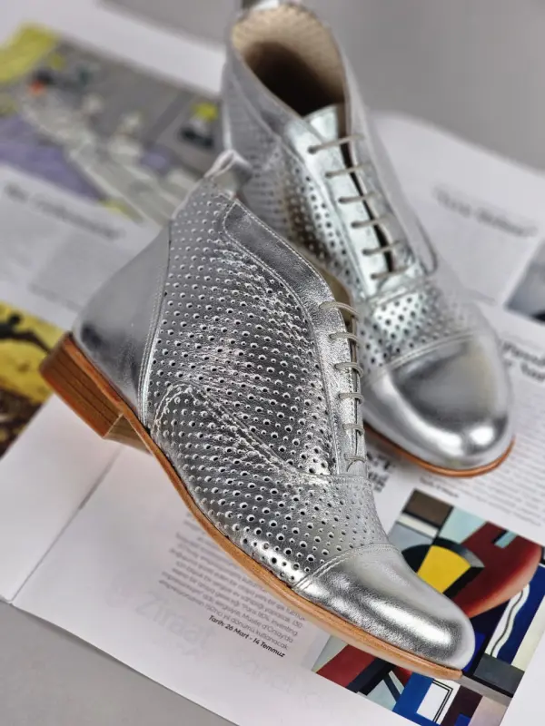 Smooth Boots Perforated Silver Leather 2 cm heel