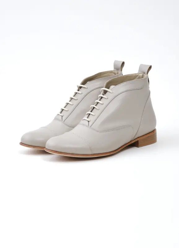 Smooth Boots Beige Leather 2 cm heel