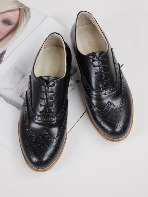 Brogue Black Leather 2 cm heel