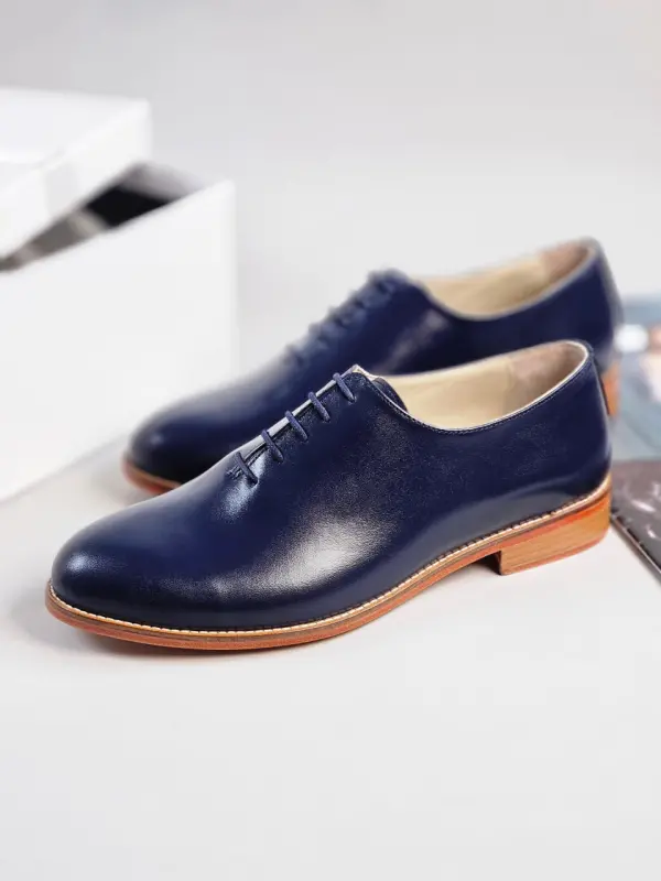 Calloway Dark Blue Leather 2 cm heel