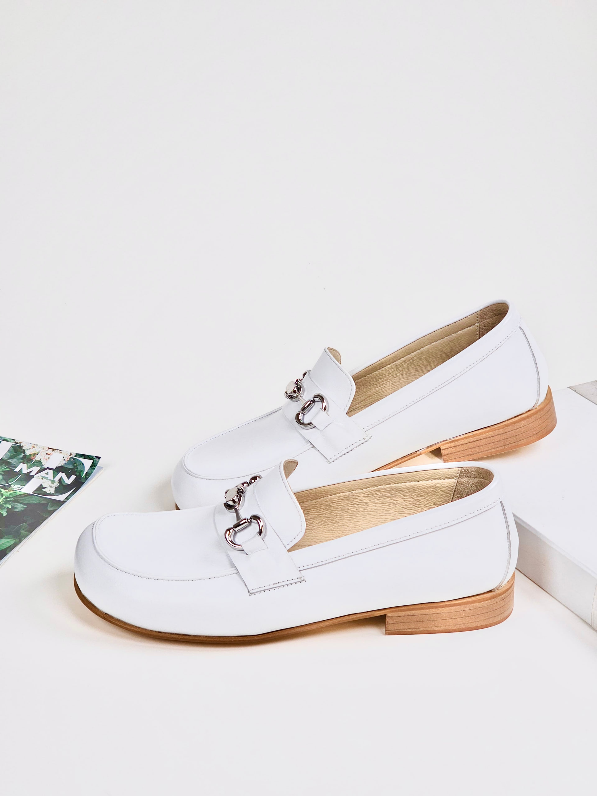 Barefoot Loafers White Leather With Metal Buckle 2 cm heel
