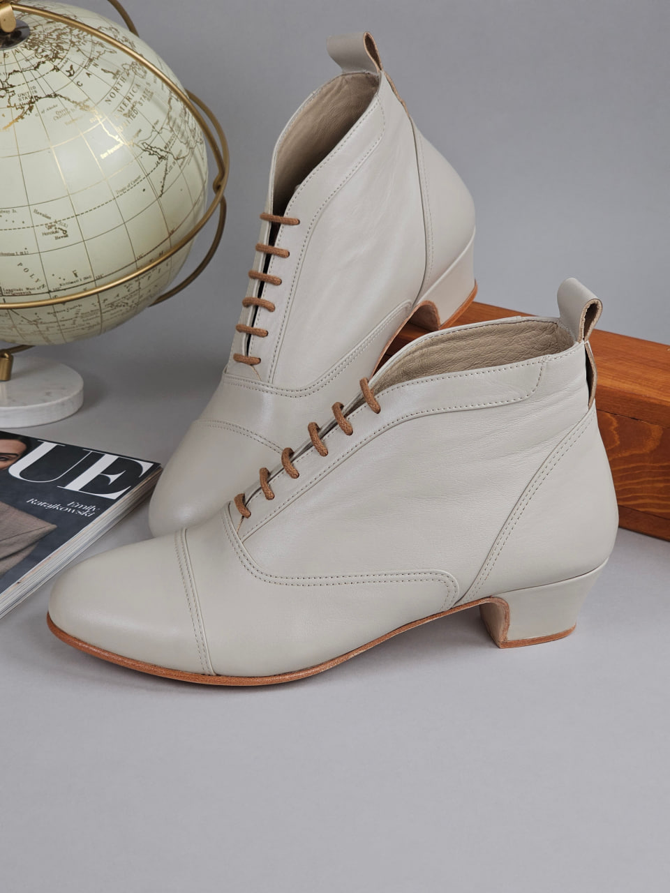 Smooth Boots Beige Leather 4 cm heel