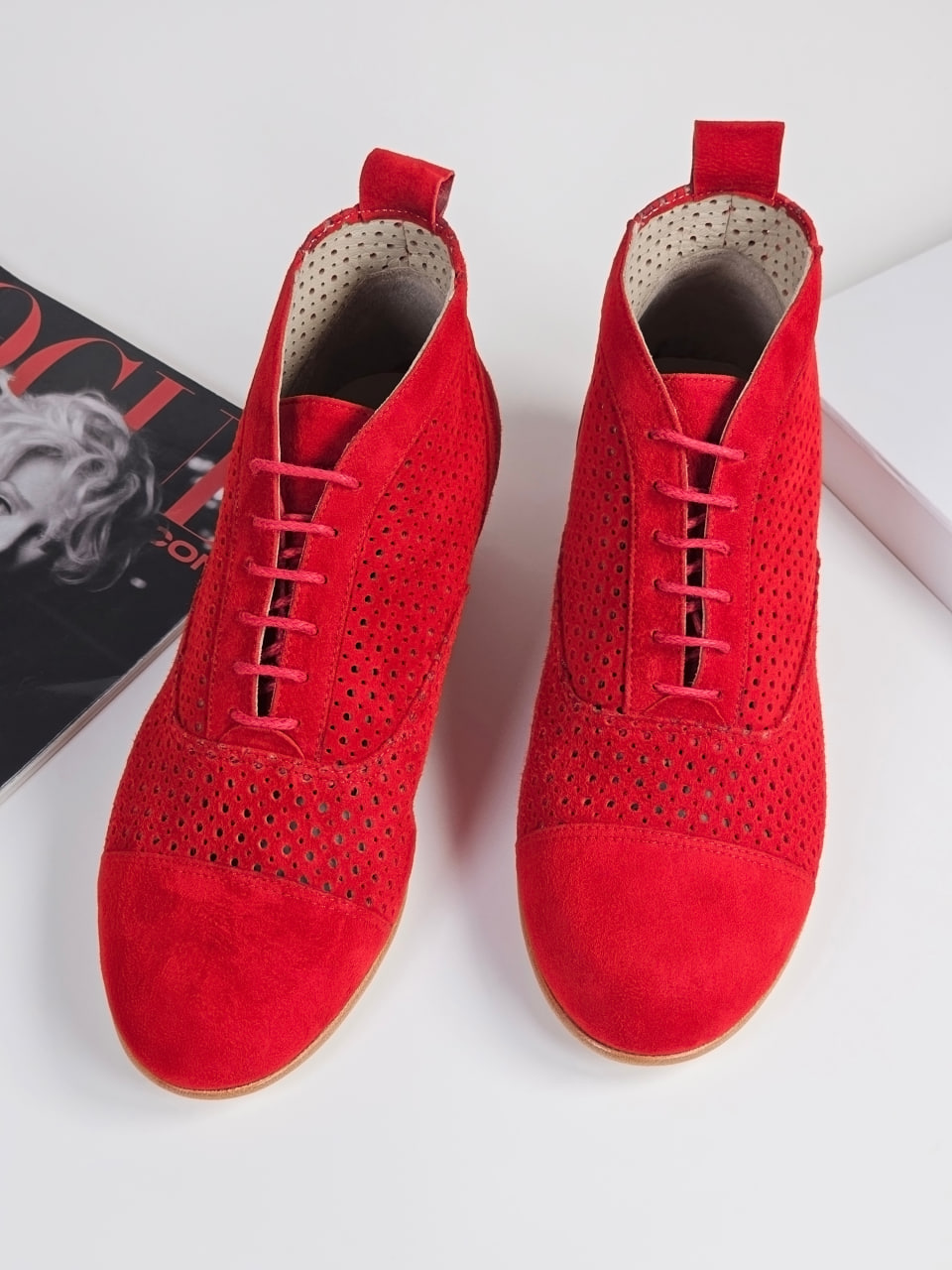 Smooth Boots Perforated Red Suede 4 cm heel