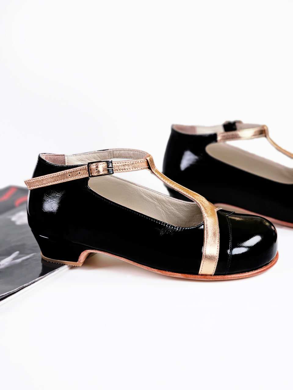 Barefoot Barbie Black Polished & Rose Gold Leather 3 cm heel