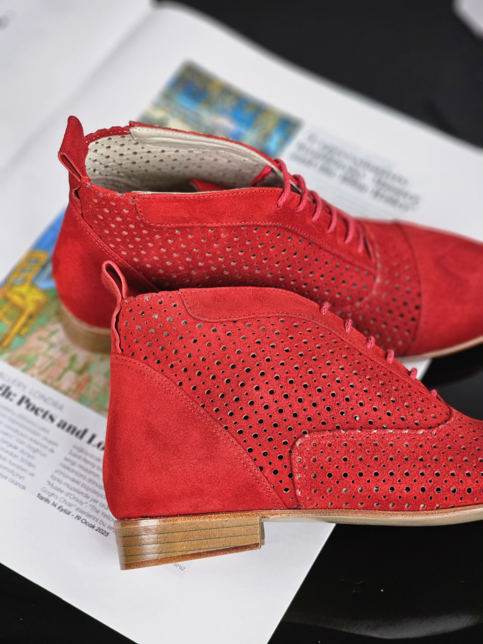 Smooth Boots Perforated Red Suede 2 cm heel