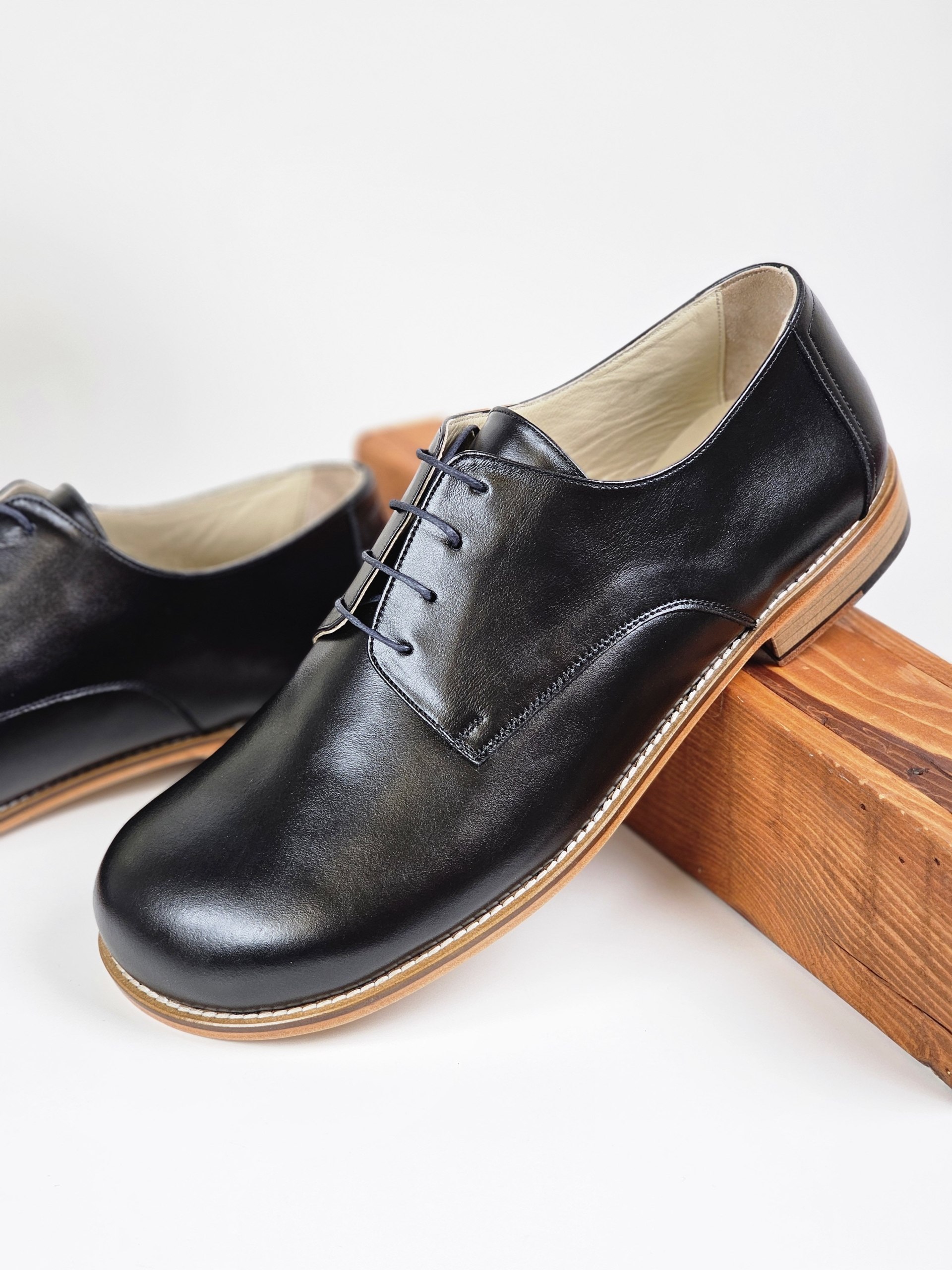 Barefoot Frankie Black Leather 1.5 cm heel