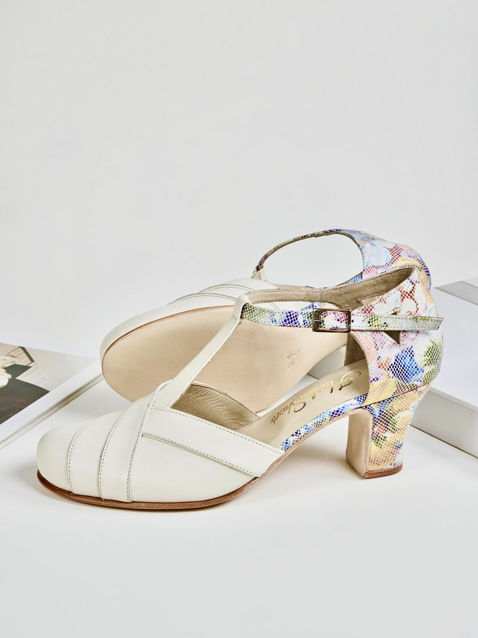 Sugar Broken White Leather with Blossom 6 cm heel