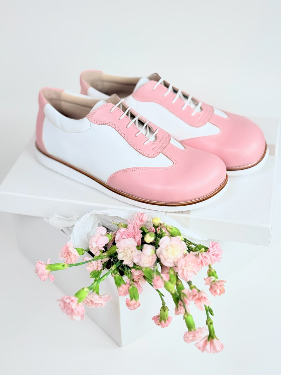 Barefoot New York Pink & White leather with Eva