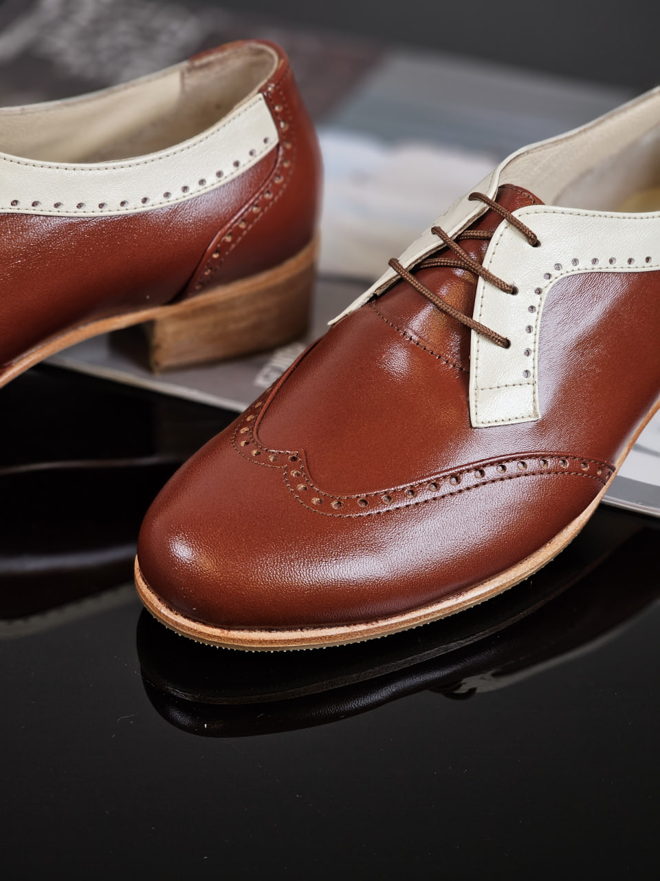 Women Oxfords Brown Leather & Broken White Line with 4 cm heel