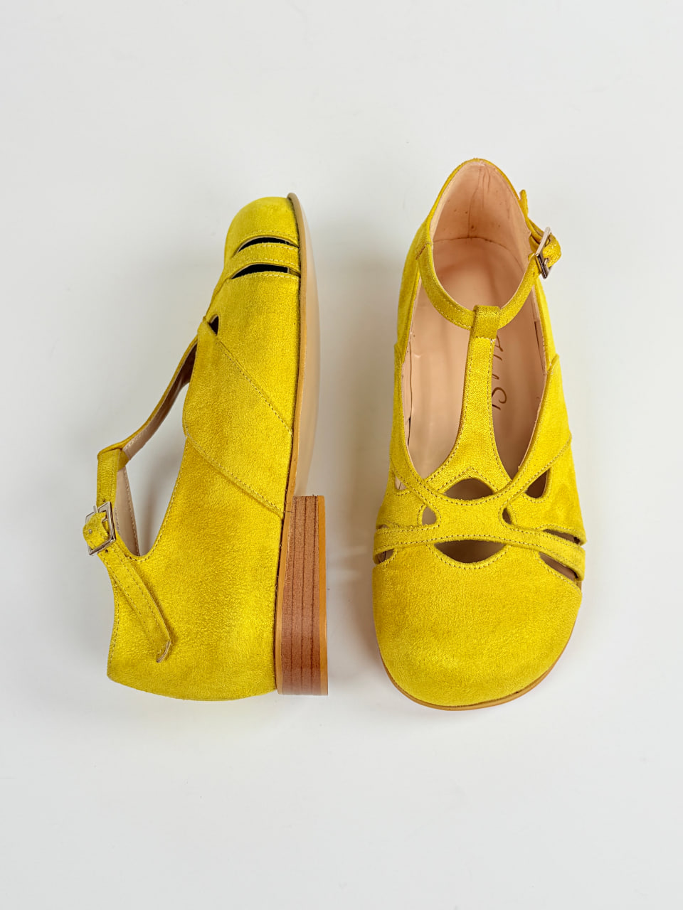 Barefoot Spring Vegan Yellow Suede 2 cm heel