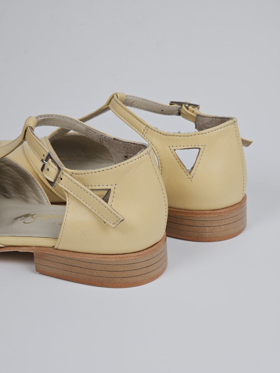 Barefoot Sugar Lemon Yellow leather 1.5 cm heel