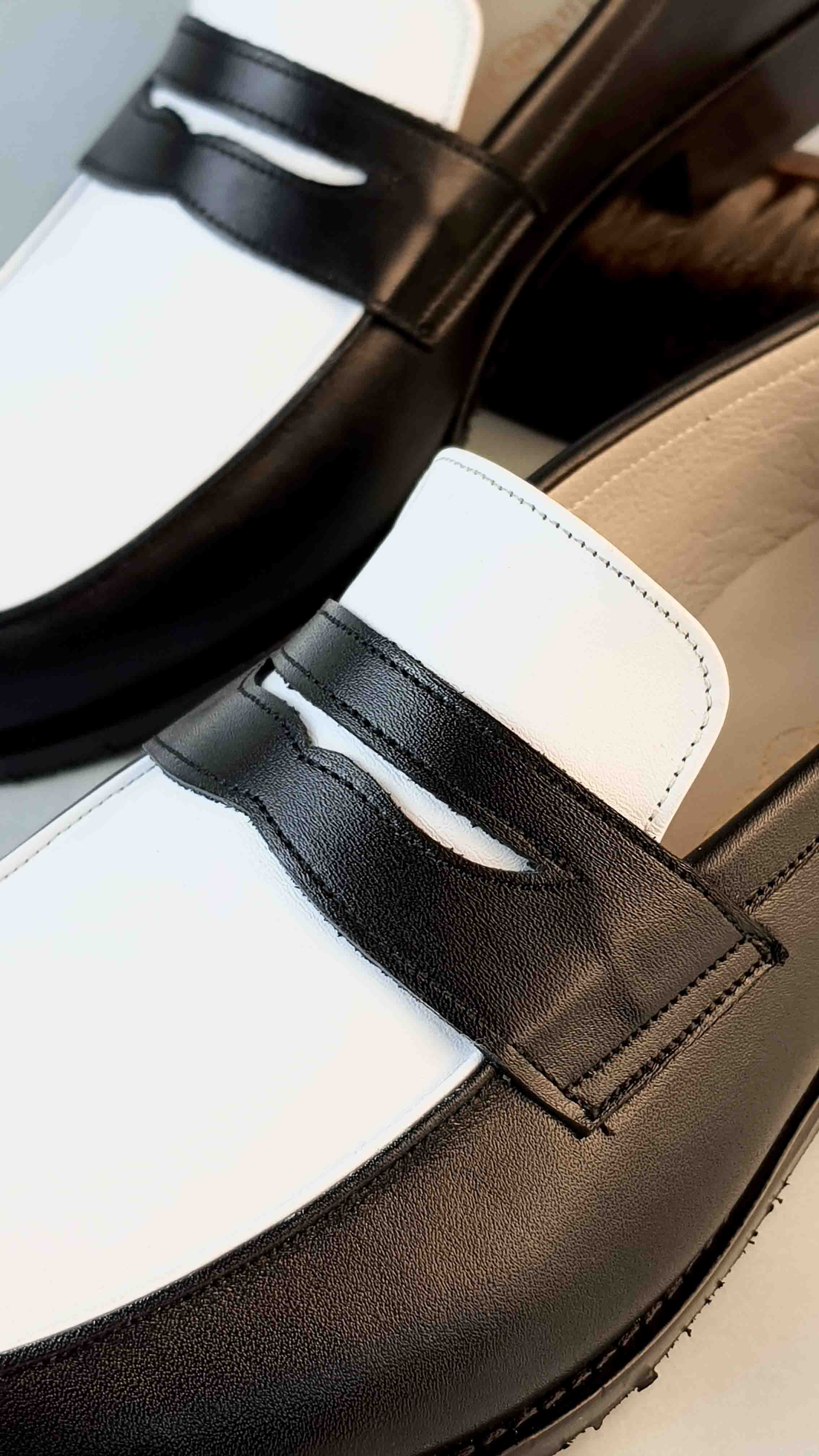Loafers Black & White Leather 2 cm heel