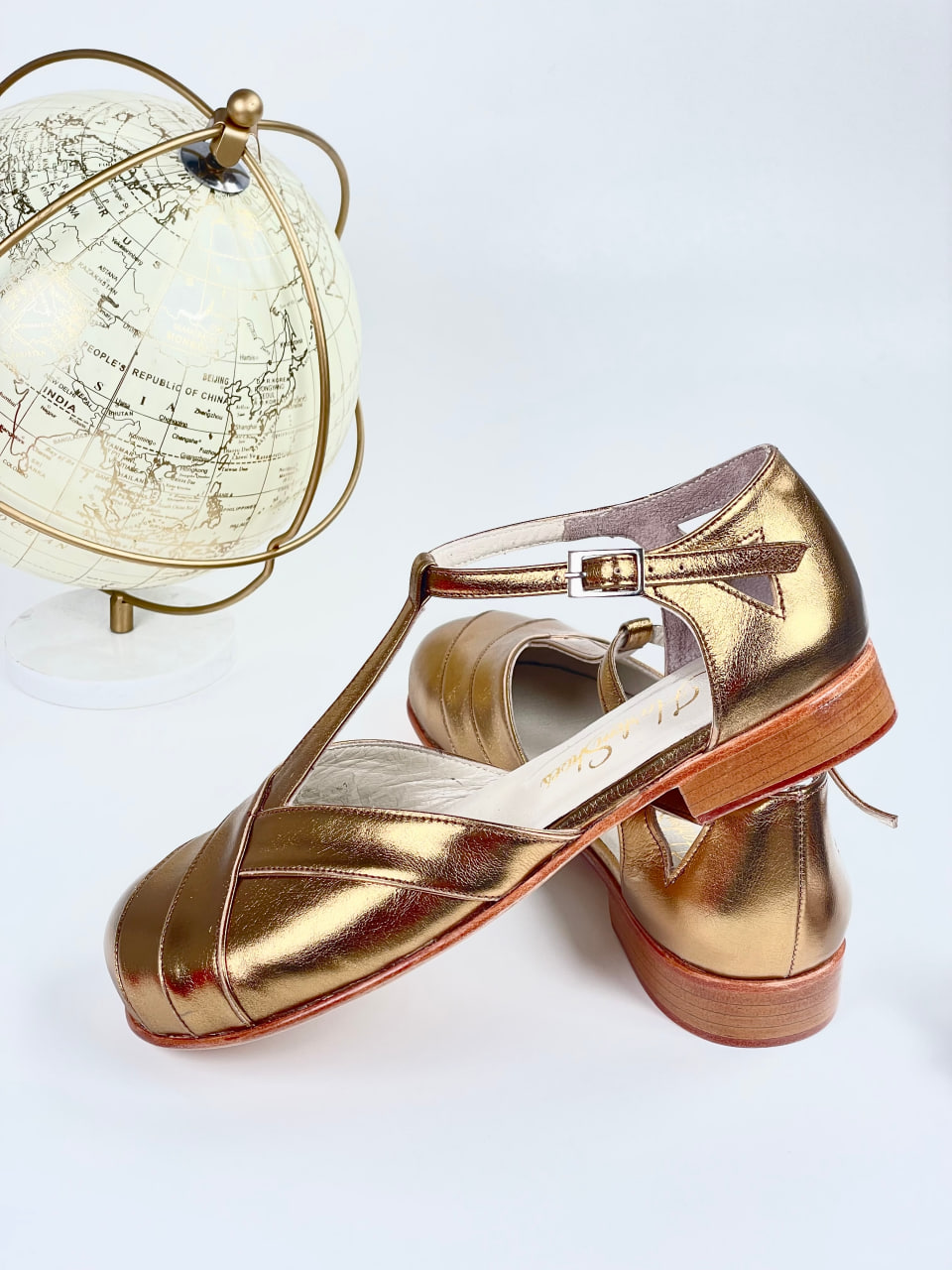 Barefoot Sugar Dark Gold Leather 2 cm heel