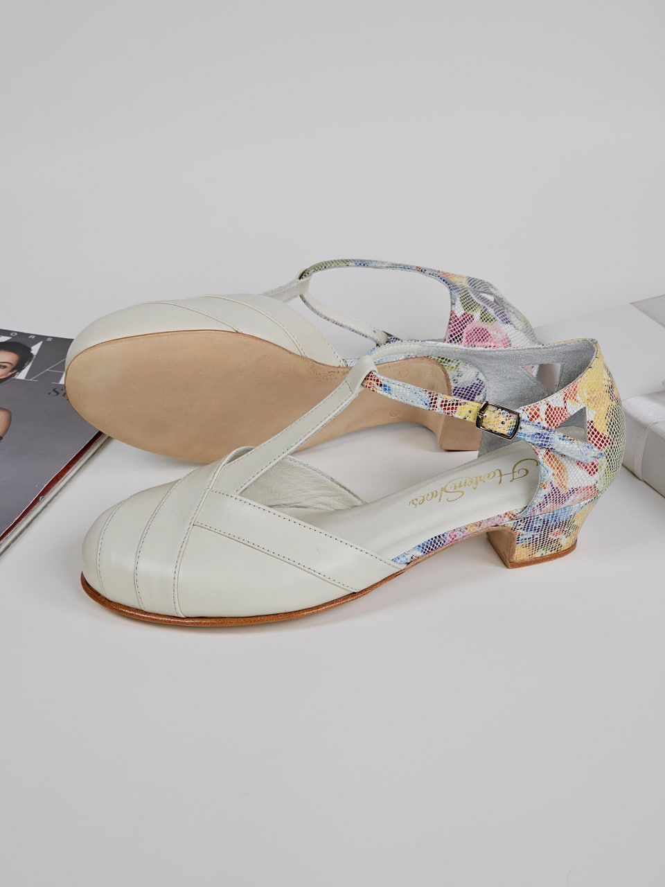 Sugar Broken White Leather With Blossom 4 cm heel
