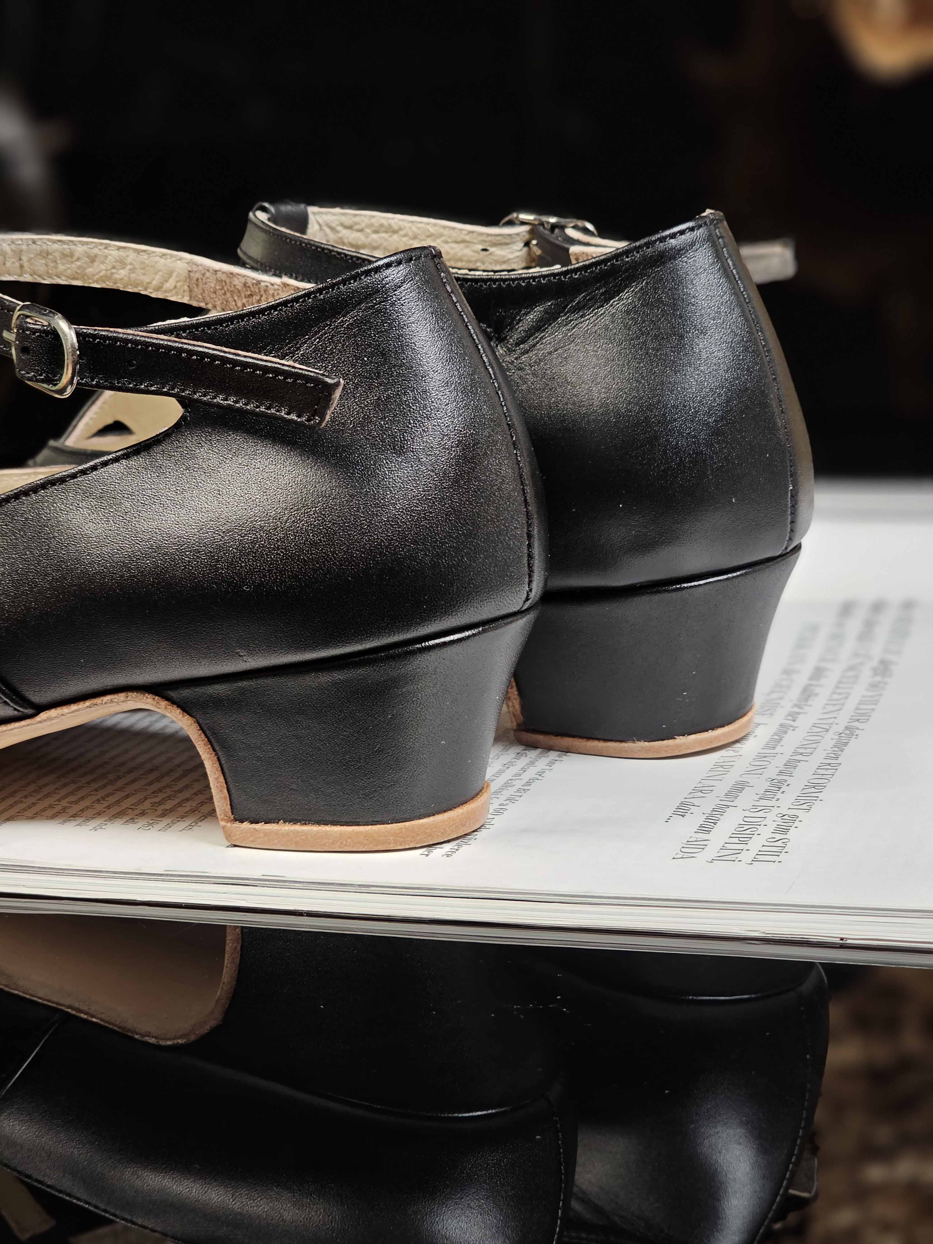 Spring Black Leather 4 cm heel