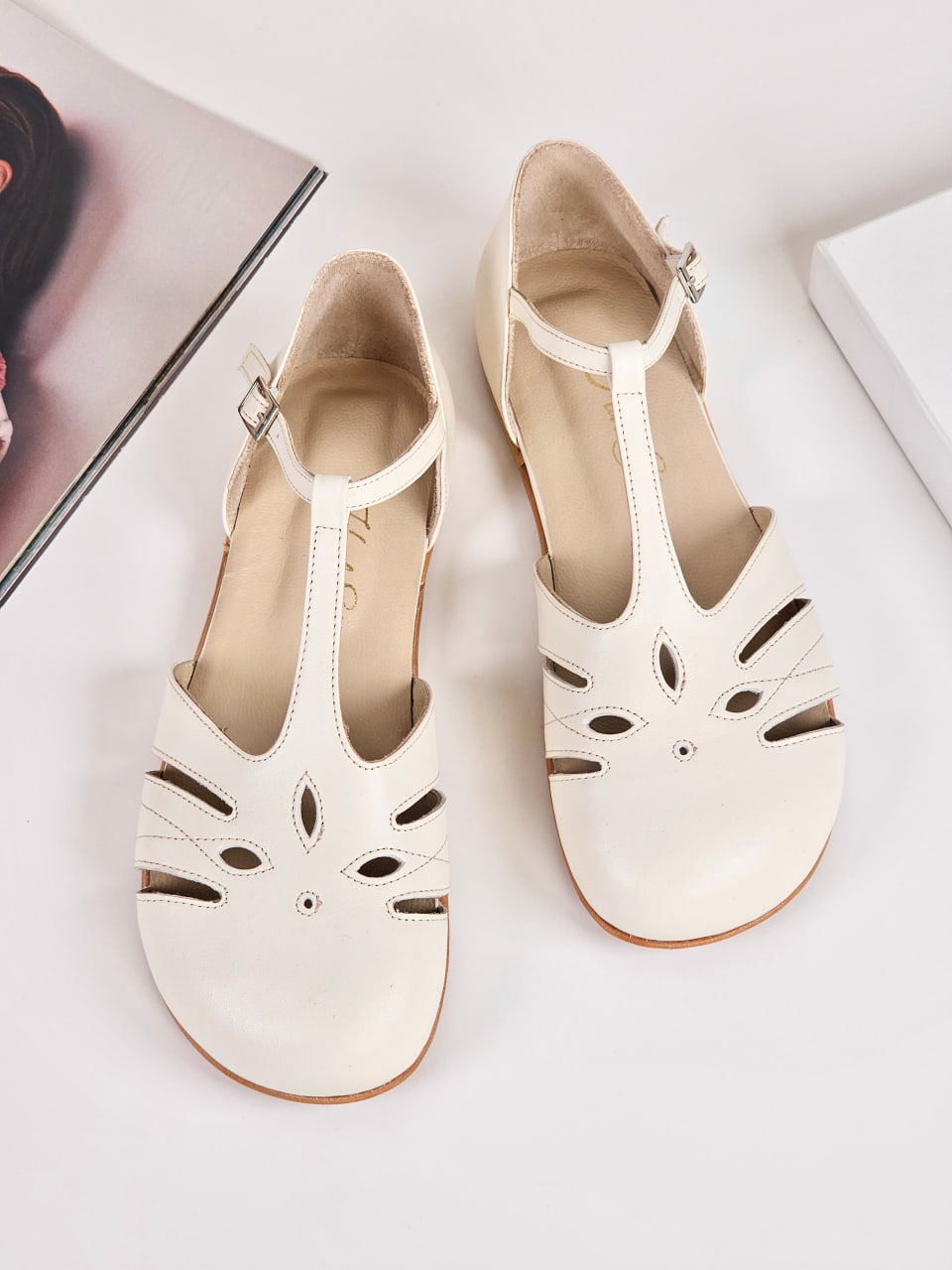 Barefoot Rosy Broken White Leather Zero Drop