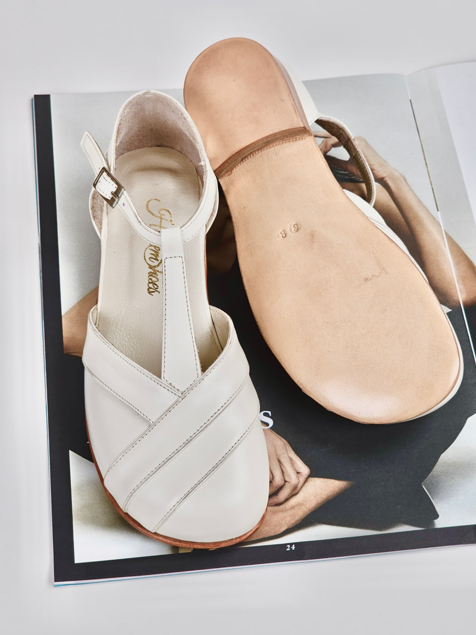 Barefoot Sugar Broken White Leather 2 cm heel