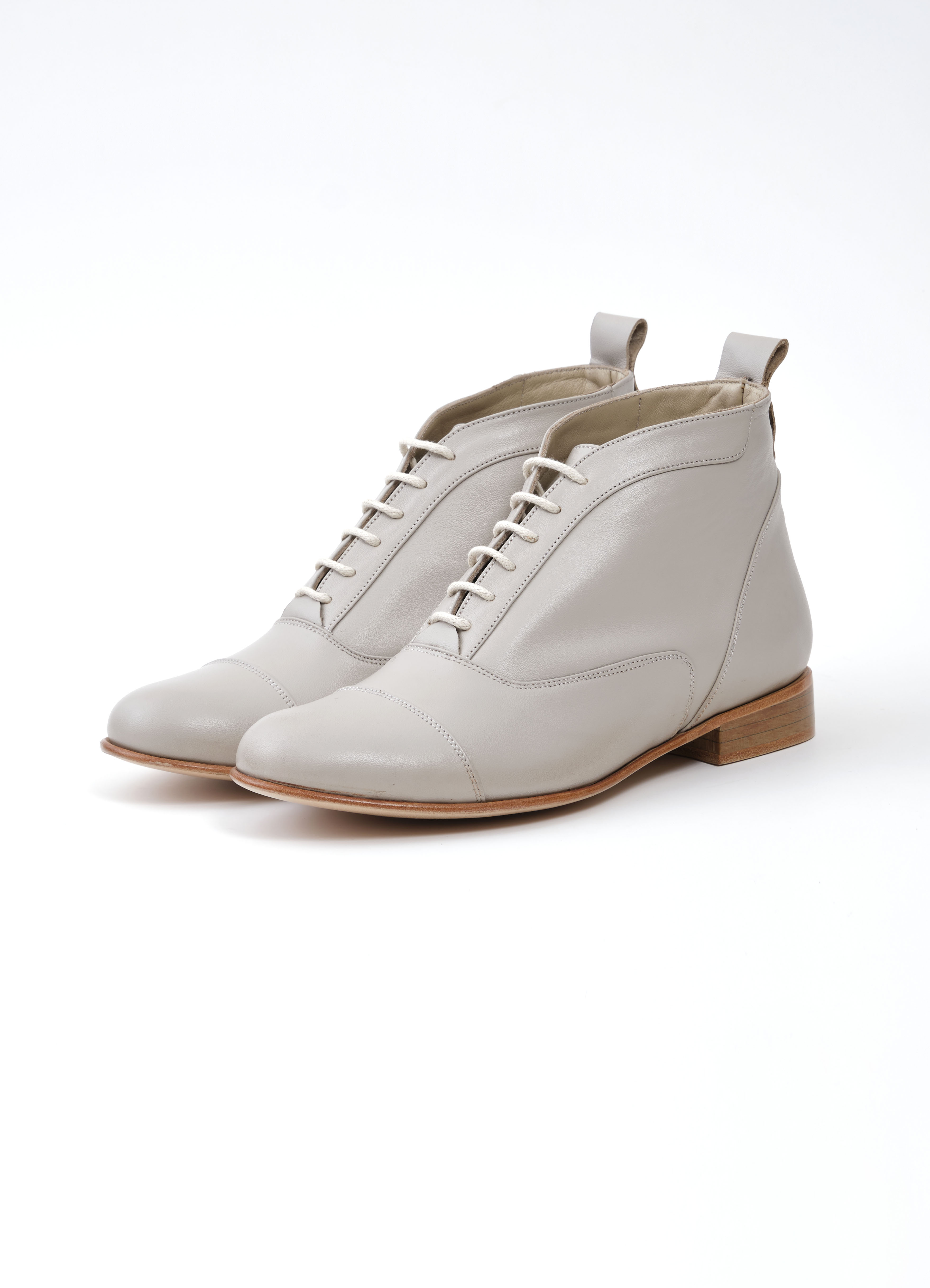 Smooth Boots Beige Leather 2 cm heel