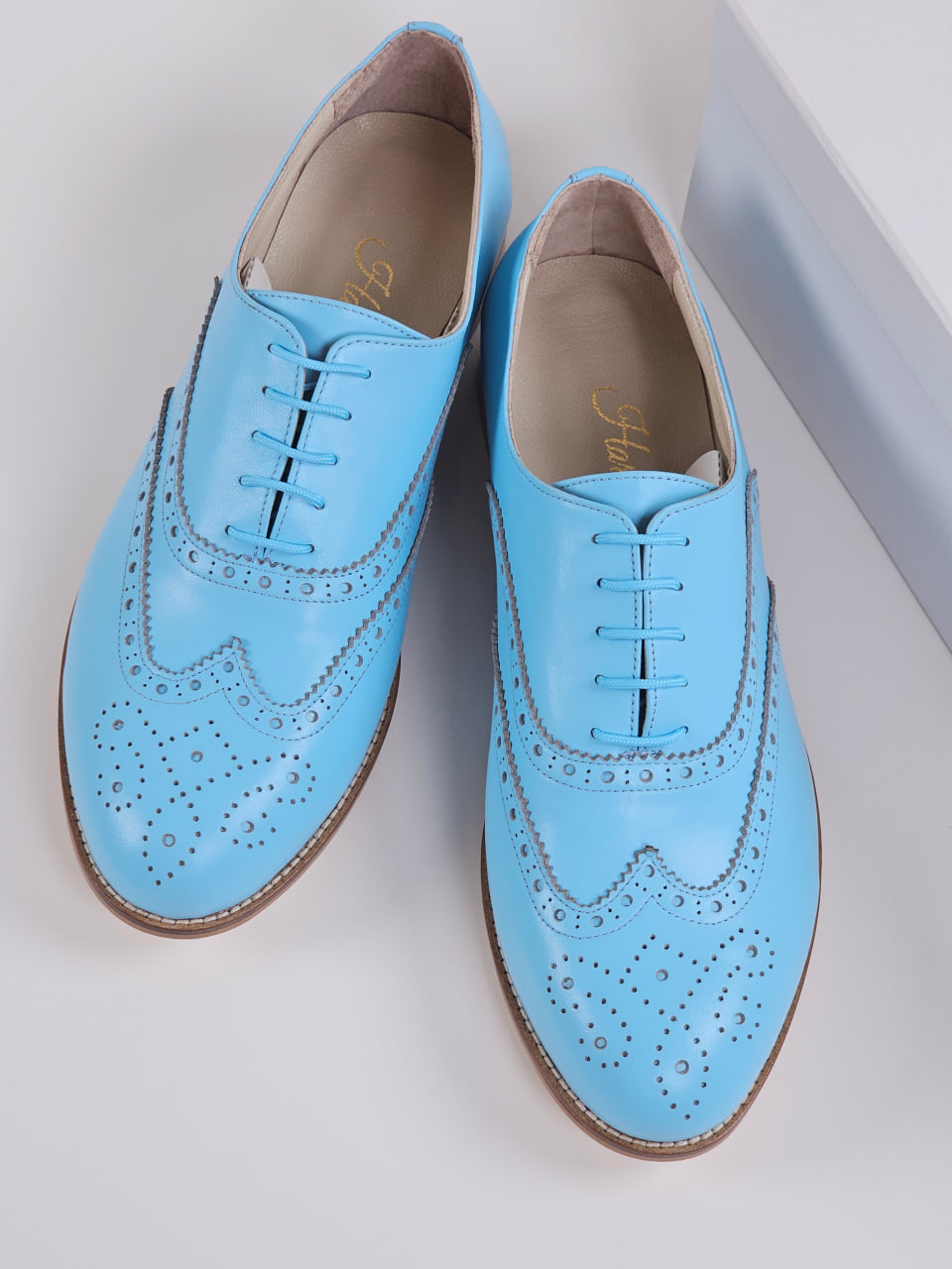 Brogue Baby Blue Leather 2 cm heel