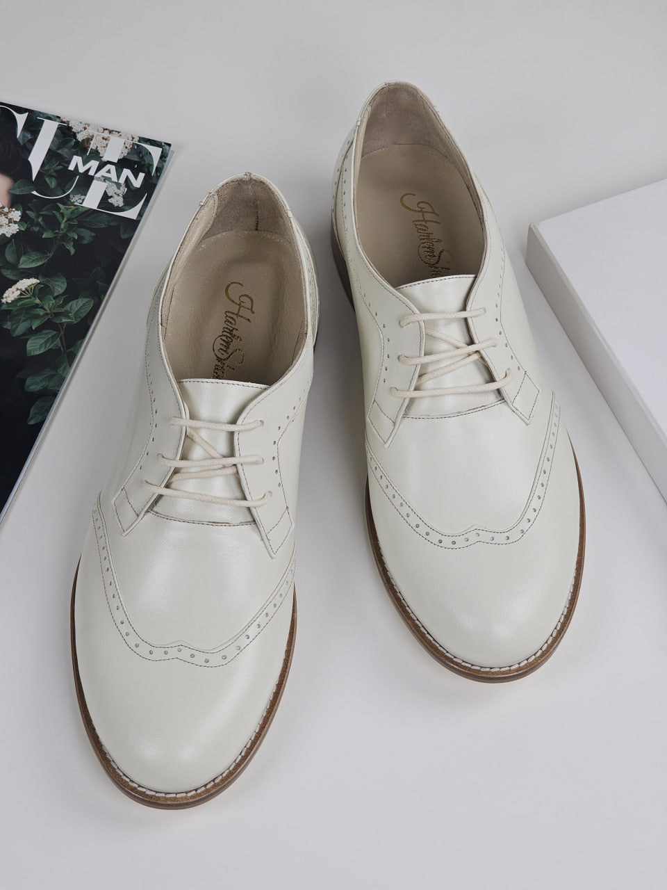 Women Oxfords Broken White Leather 2 cm heel