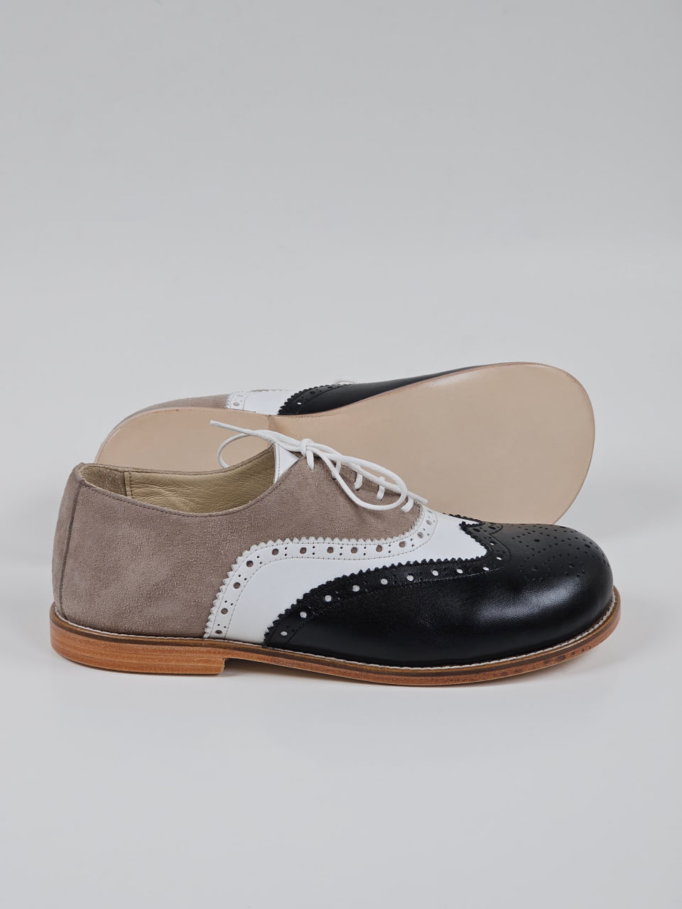 Barefoot Brogue Black & White Leather & Soft Grey Suede 1 cm heel
