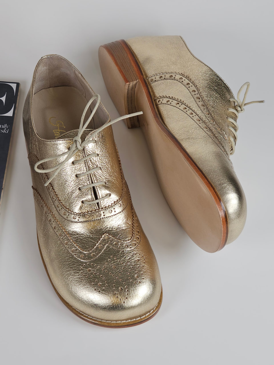 Barefoot Brogue Platinum Gold Leather 2 cm heel