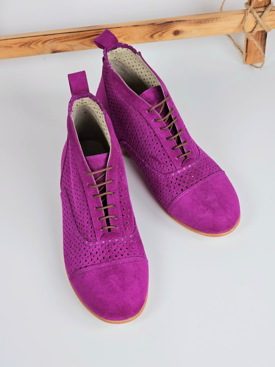 Smooth Boots Perforated Violet Suede 2 cm heel