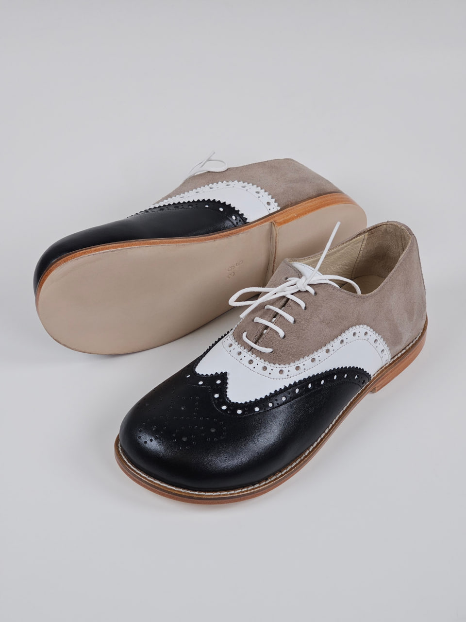 Barefoot Brogue Black & White Leather & Soft Grey Suede 1 cm heel
