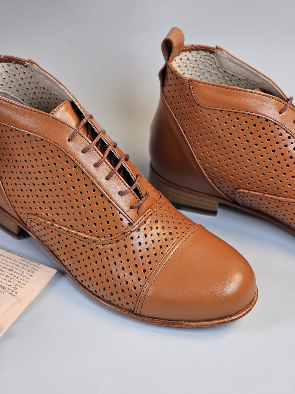 Smooth Boots Perforated Light Brown Leather 2 cm heel