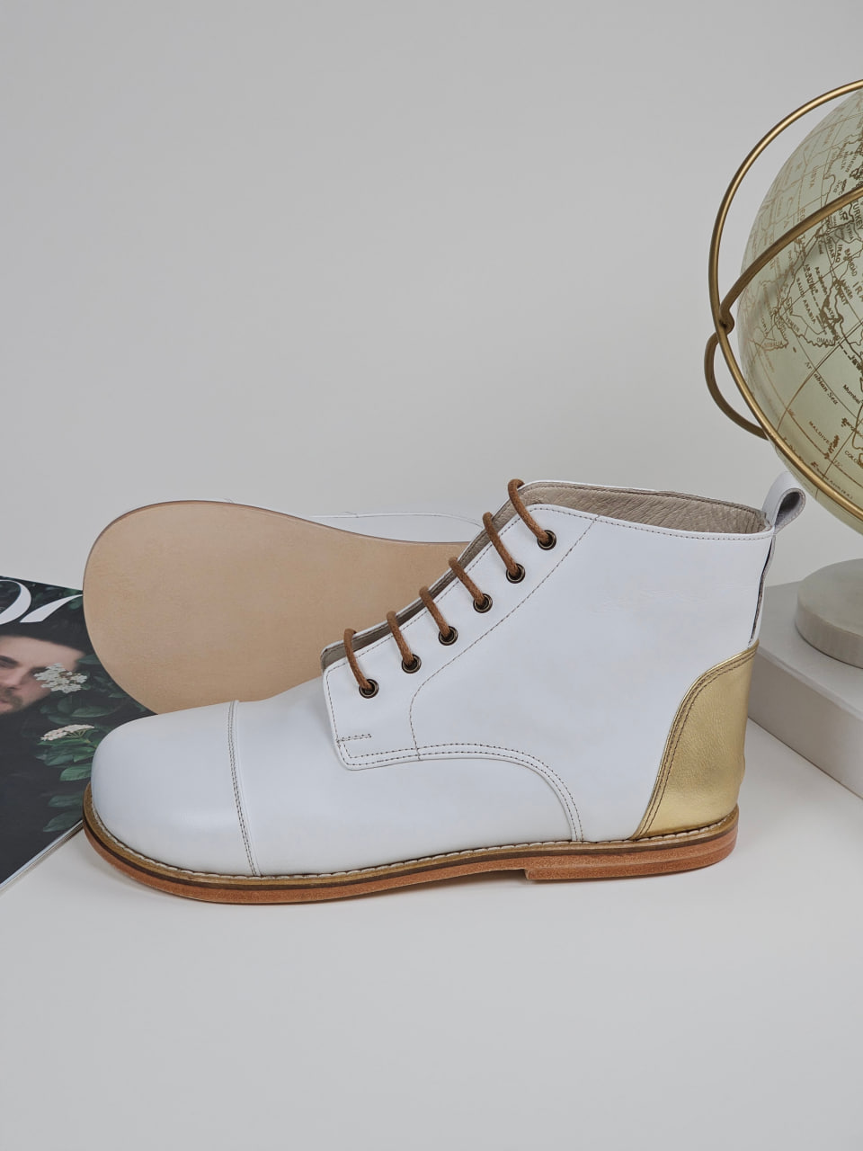 Barefoot Derby Boots White & Gold Leather 0.5 cm heel