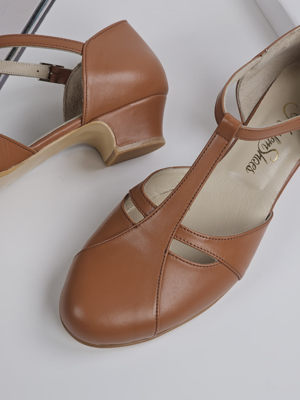 Isabel Light Brown Leather 3 cm heel