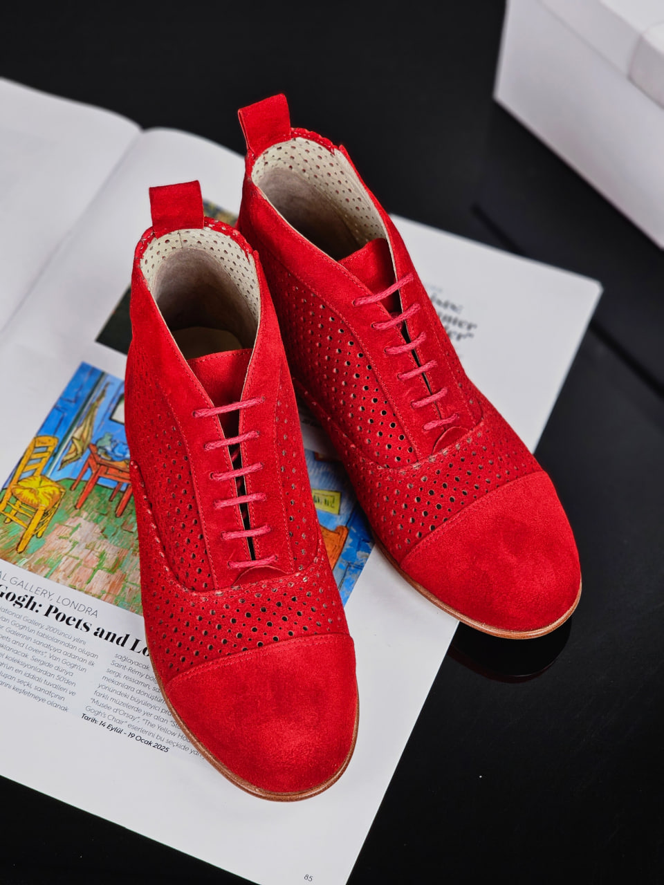Smooth Boots Perforated Red Suede 2 cm heel