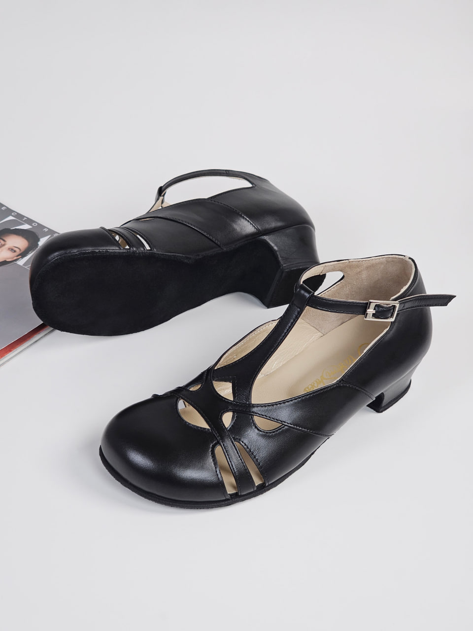 Barefoot Spring Black Leather 4 cm heel
