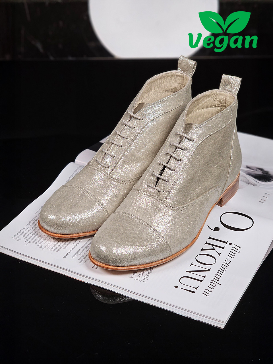 Smooth Boots Vegan Shiny Textile 2 cm heel