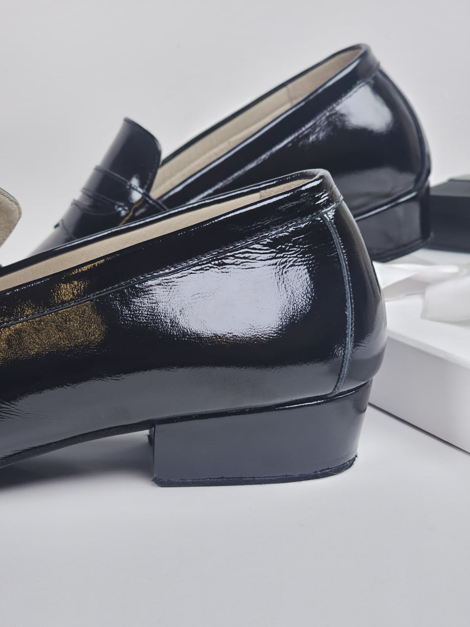 Harlem Shoes Loafers Black Polished Leather 3 cm heel with suede sole thumbnail 3