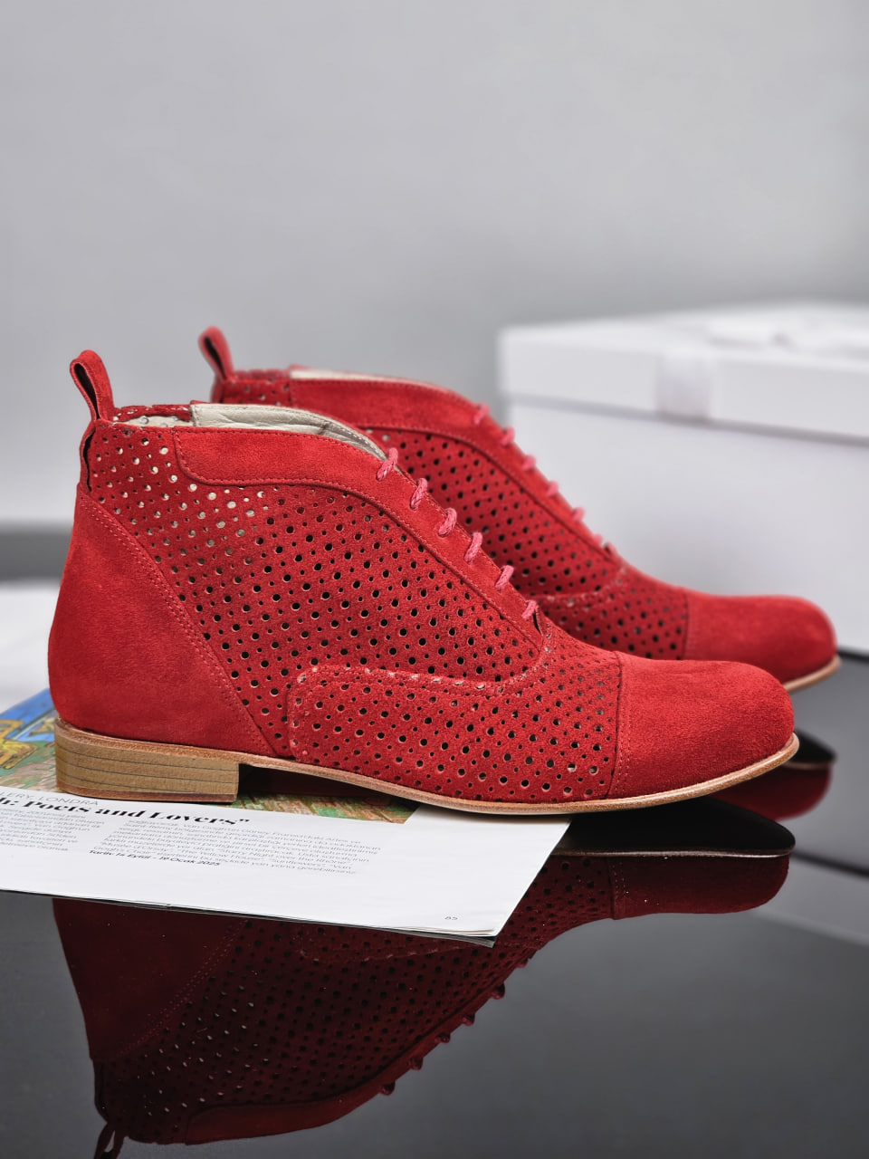 Smooth Boots Perforated Red Suede 2 cm heel
