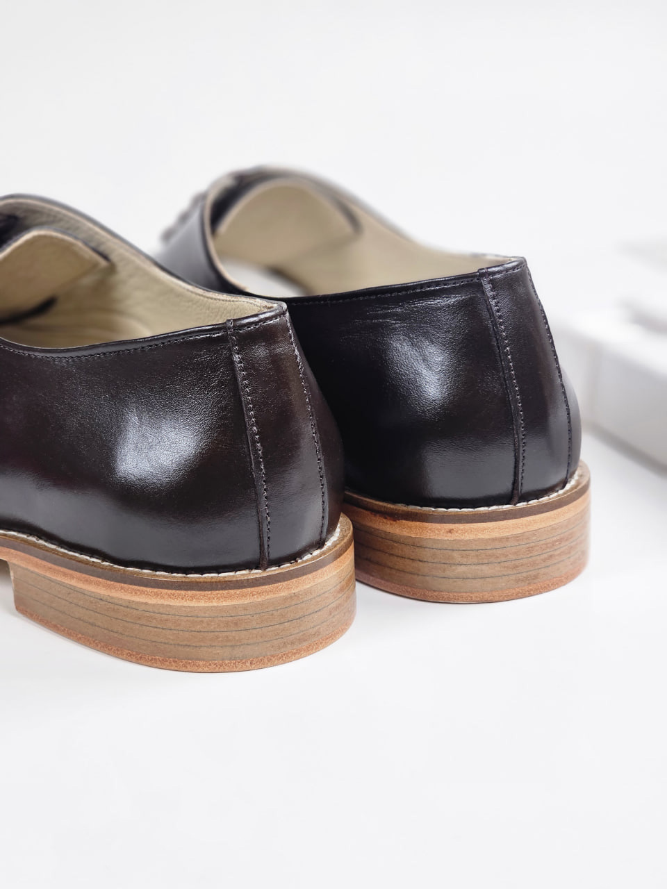 Brogue Dark Chocolate & White Leather 2 cm heel