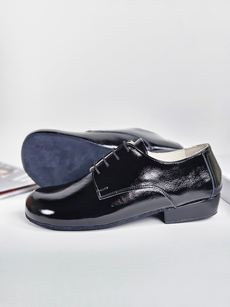 Barefoot Frankie Black Polished Leather 2 cm heel
