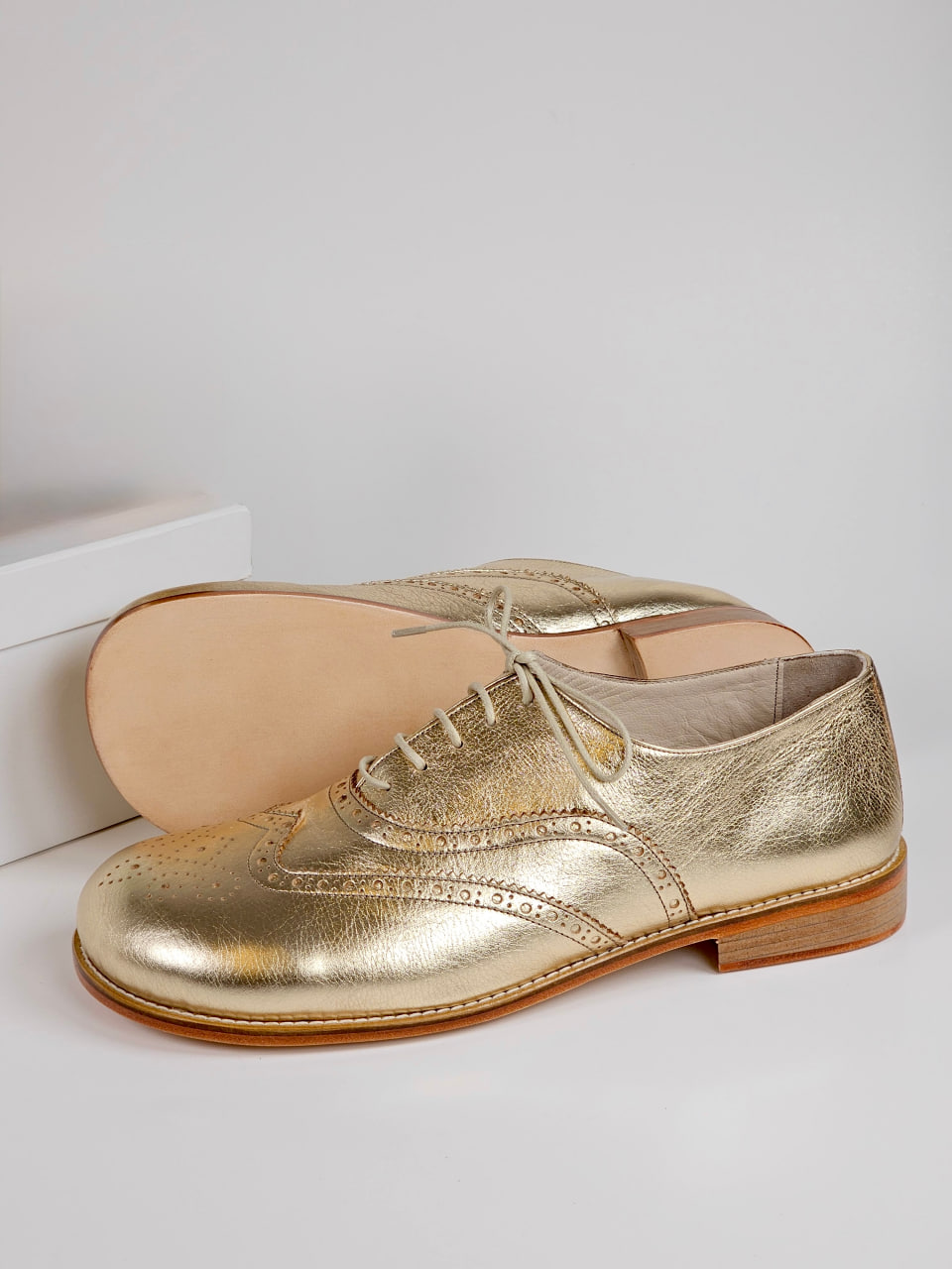 Barefoot Brogue Platinum Gold Leather 2 cm heel