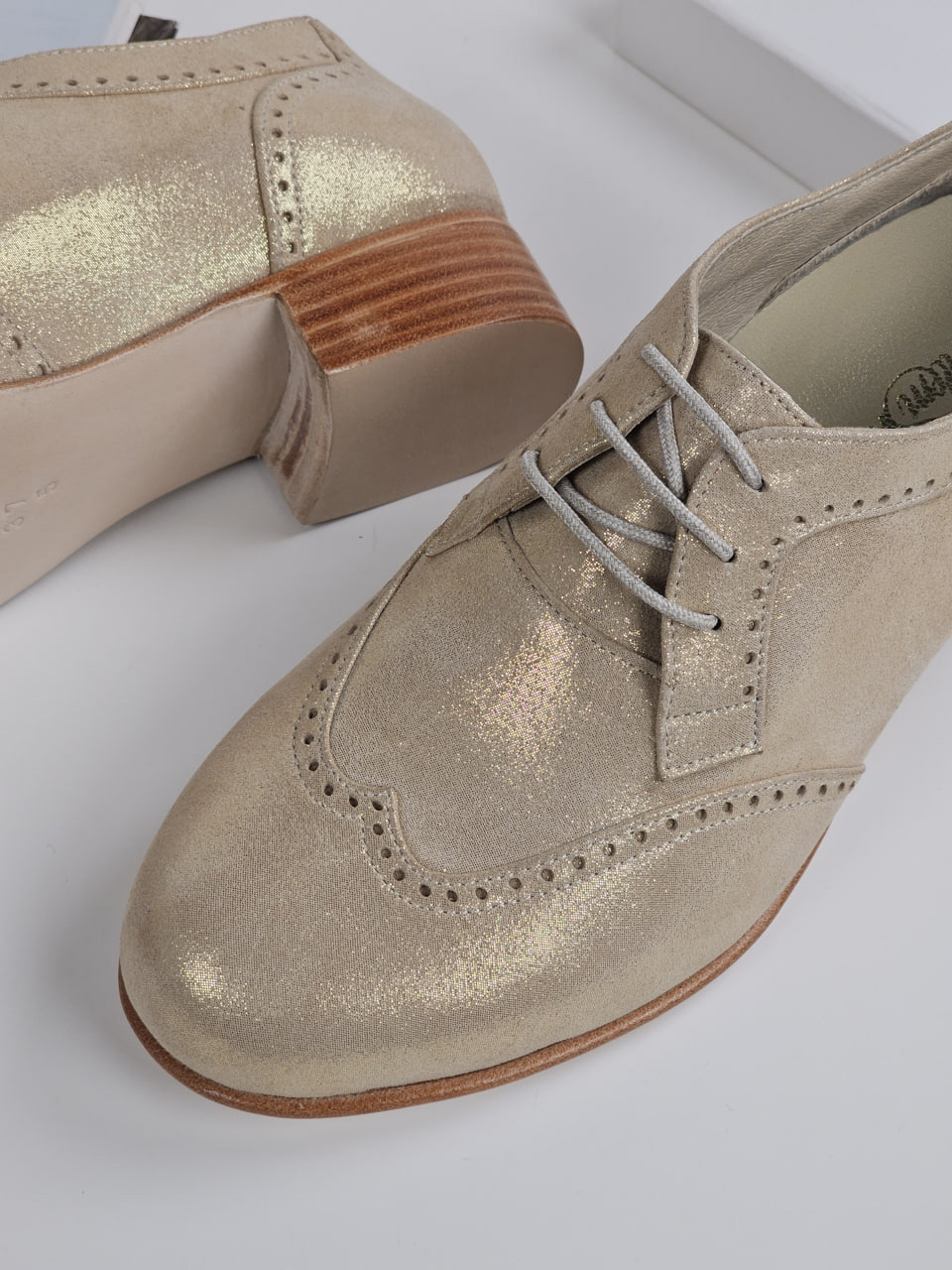 Women Oxfords Golden Suede 4 cm heel