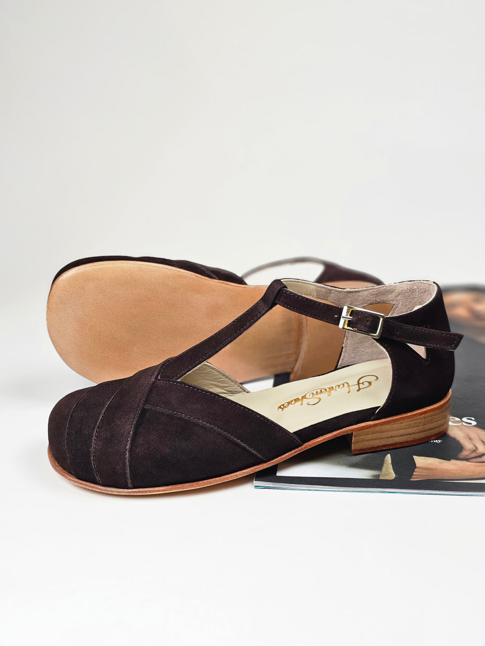 Barefoot Sugar Dark Chocolate Suede 2 cm heel