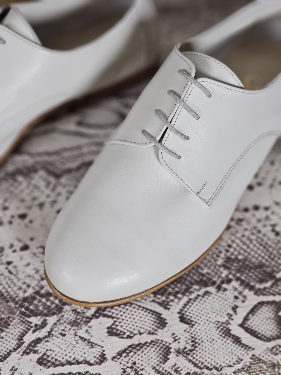 Frankie Soft Broken White Leather 1 cm heel
