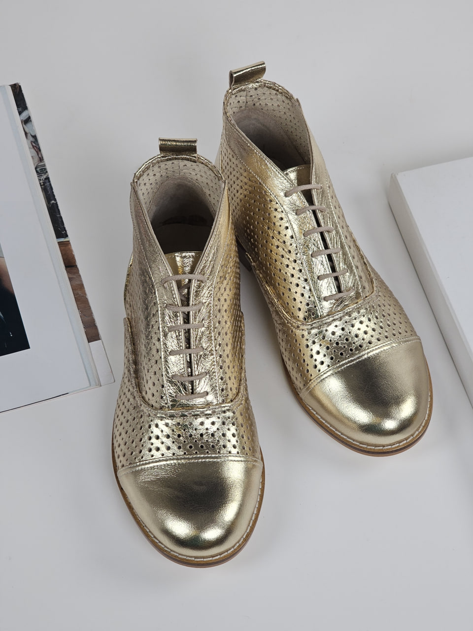 Smooth Boots Perforated Platinum Gold Leather 2 cm heel