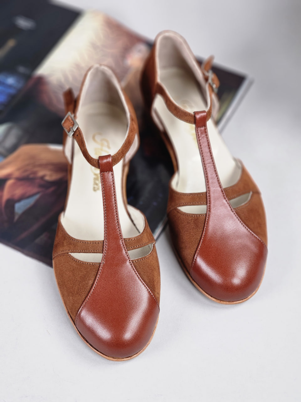 Isabel Brown Suede & Leather 2 cm heel