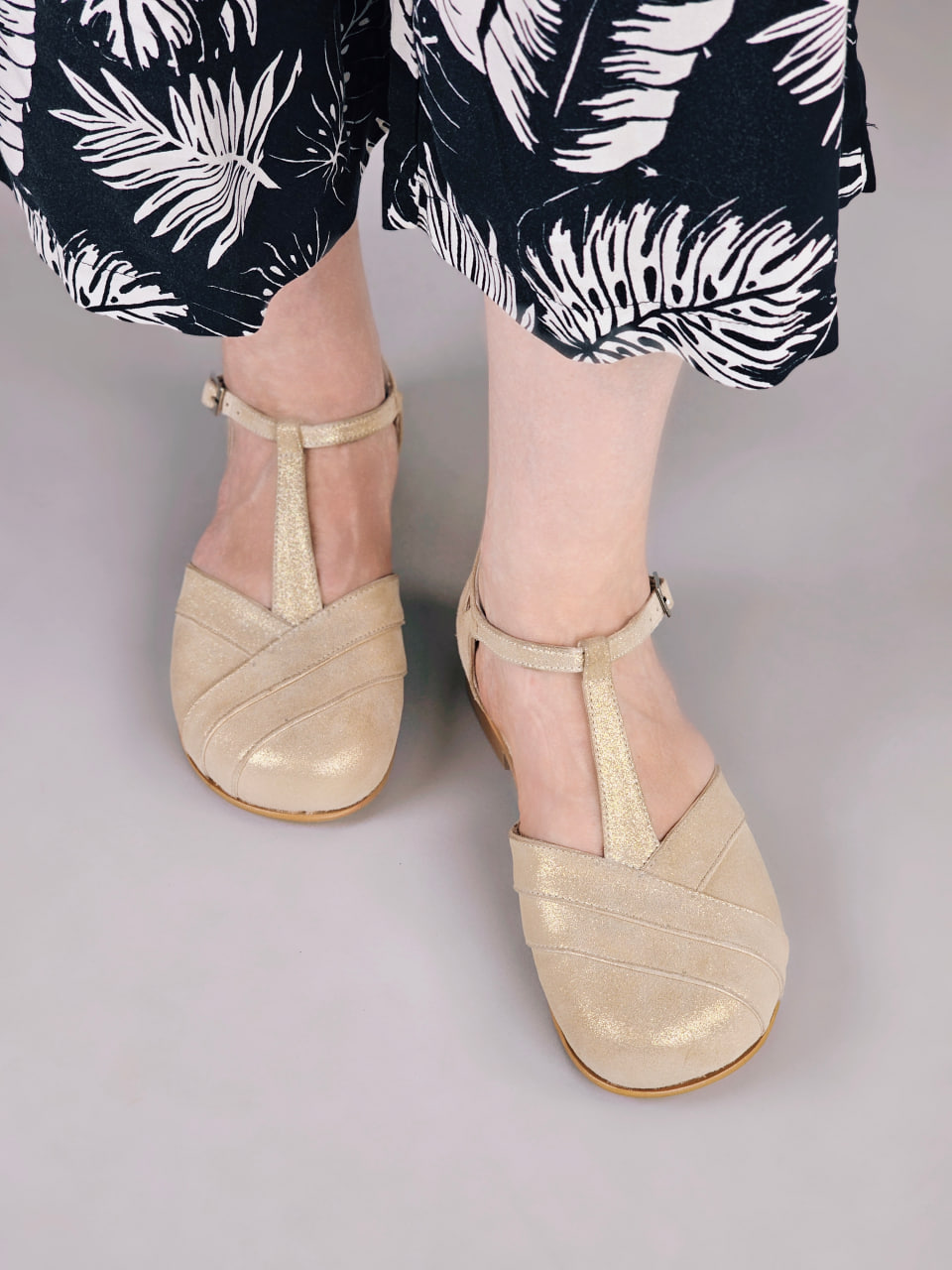 Barefoot Sugar Golden Suede 2 cm heel
